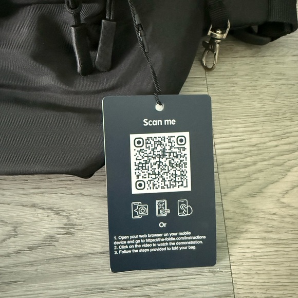 The Foldie Crossbody Fanny Pack NWT Black - Picture 5 of 12